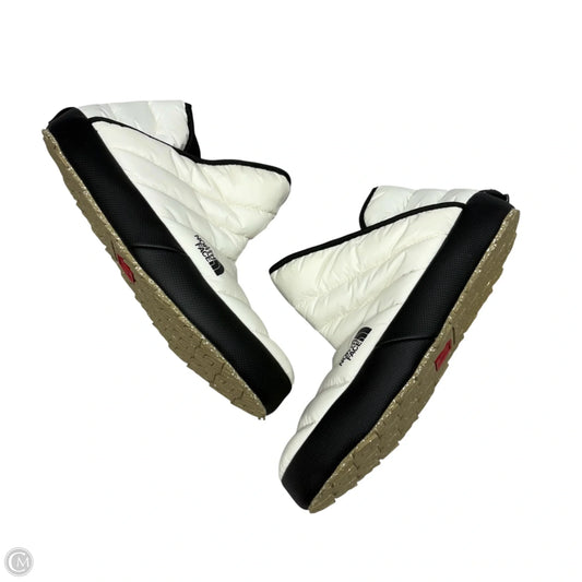 Boots Ankle Flats By The North Face In Black & White, Size: 9