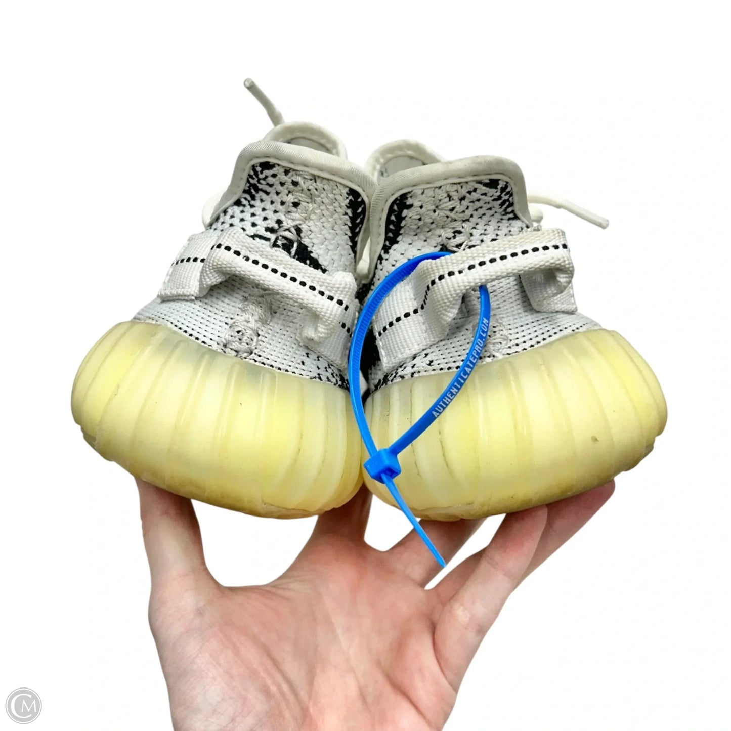 Shoes Luxury Designer By Yeezy In Black & White, Size: 6