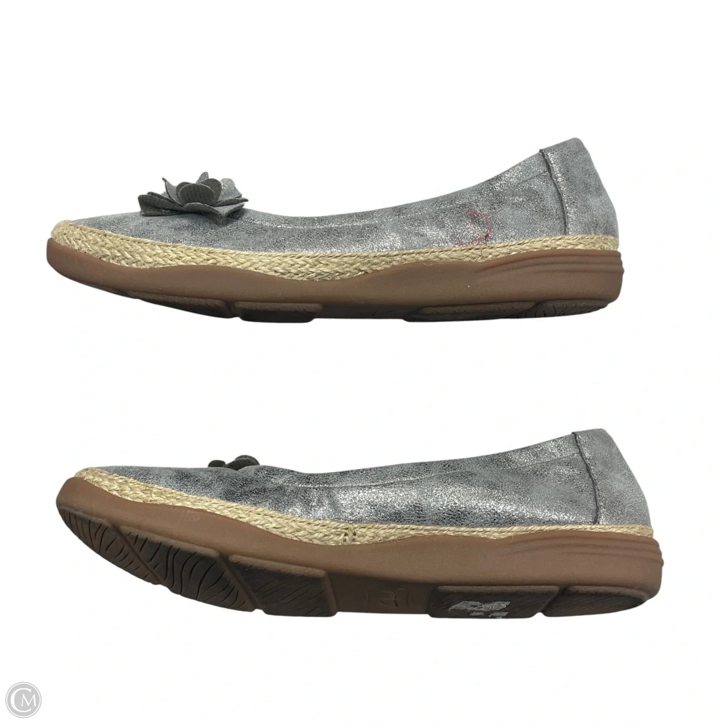 Shoes Flats By Clarks In Silver, Size: 9.5