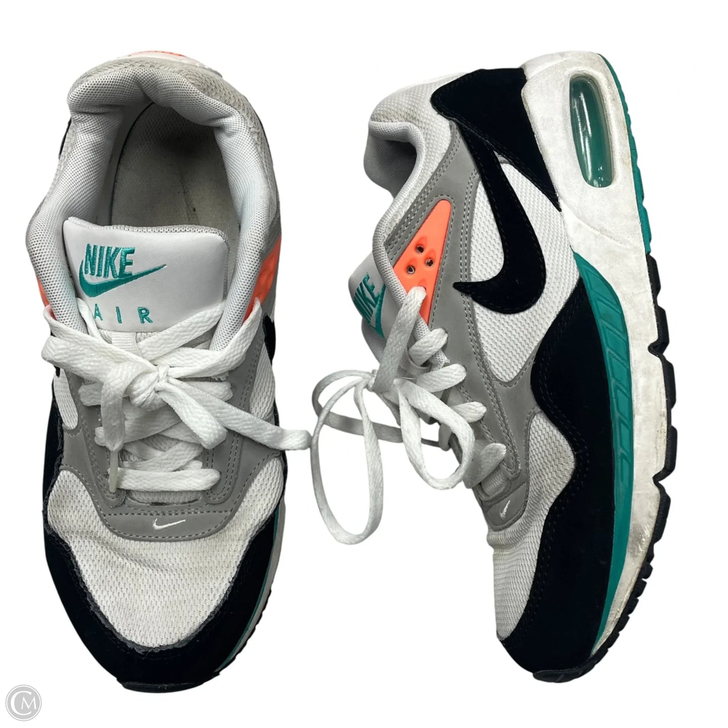 Shoes Sneakers By Nike In Black & White, Size: 9
