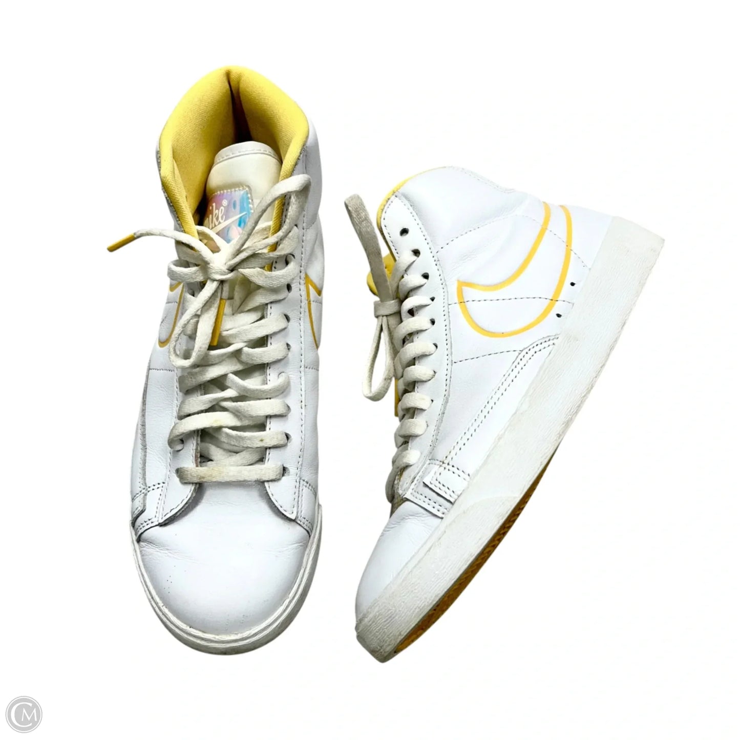 Shoes Sneakers By Nike In White & Yellow, Size: 7