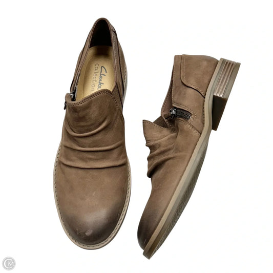 Shoes Flats By Clarks In Brown, Size: 8