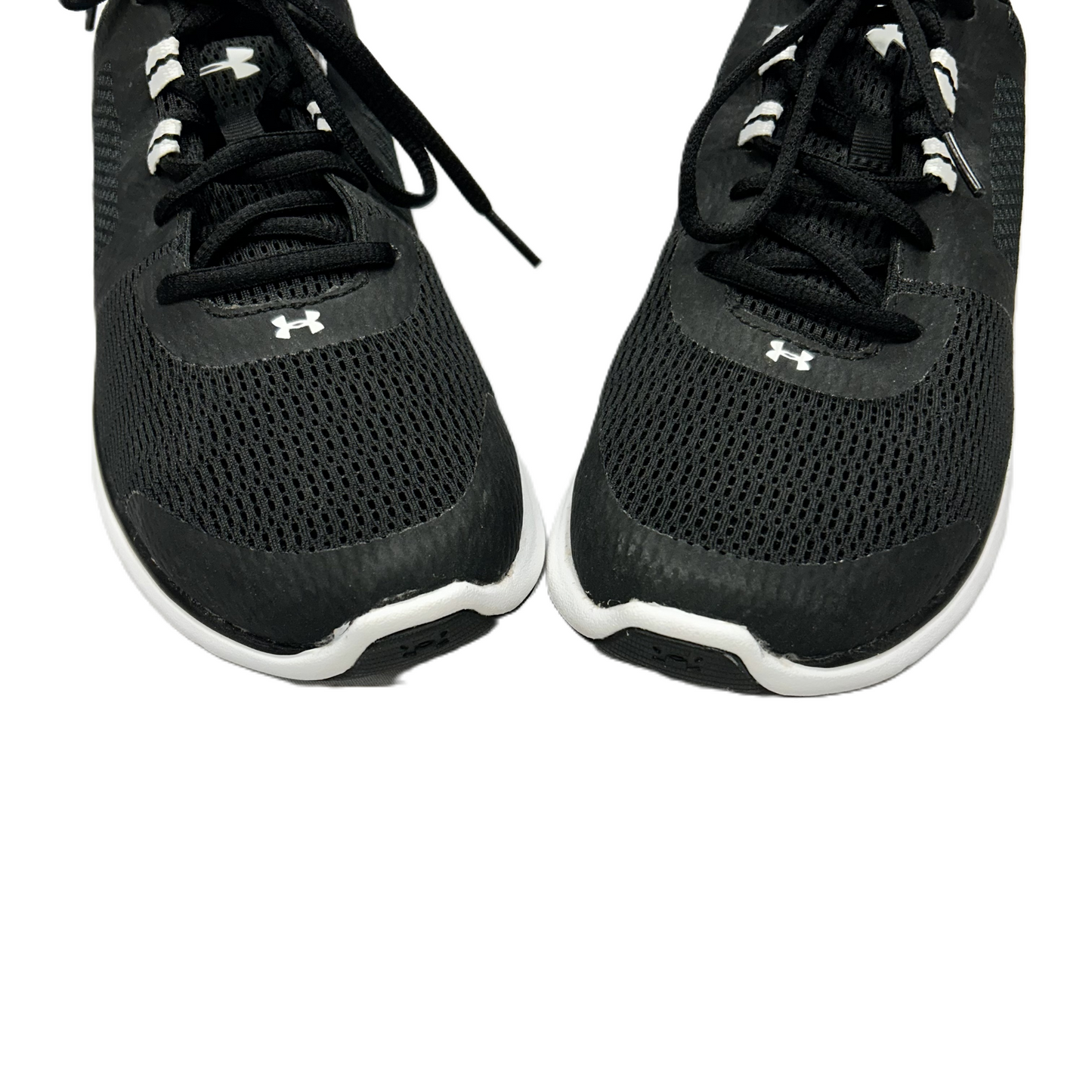 Black & White Shoes Athletic By Under Armour, Size: 10