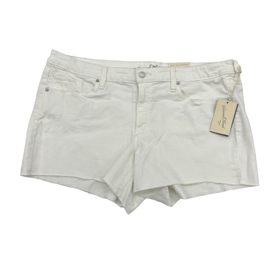 Cream Denim Shorts Universal Thread, Size 18