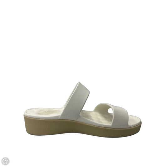 Sandals Flats By Clothes Mentor In Cream, Size: 9