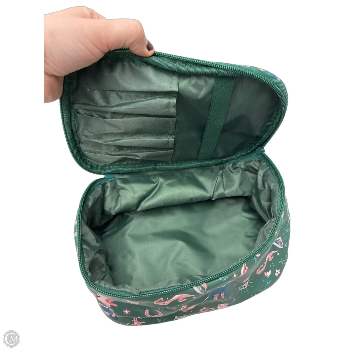 Makeup Bag By Clothes Mentor, Size: Medium