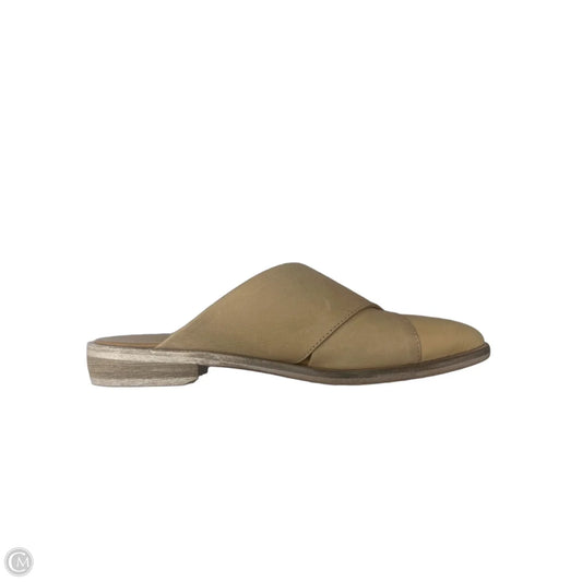 Shoes Flats By Free People In Tan, Size: 5.5