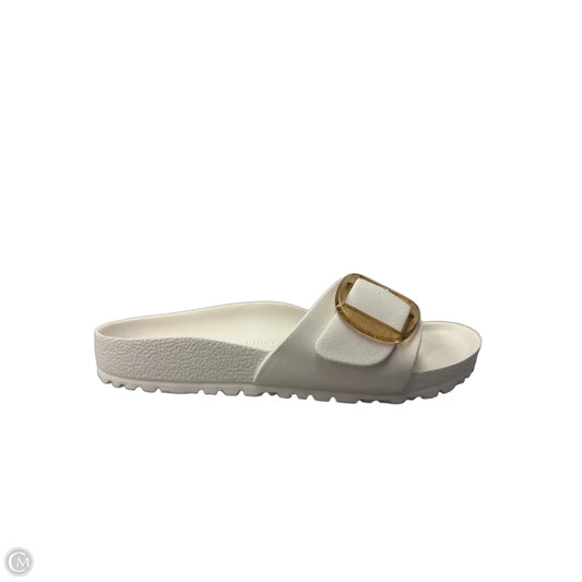 Sandals Flats By Birkenstock In Cream, Size: 7