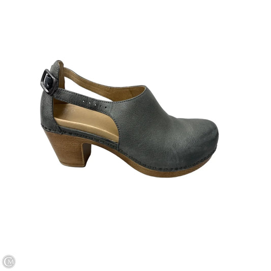 Shoes Heels Block By Dansko In Grey, Size: 7.5