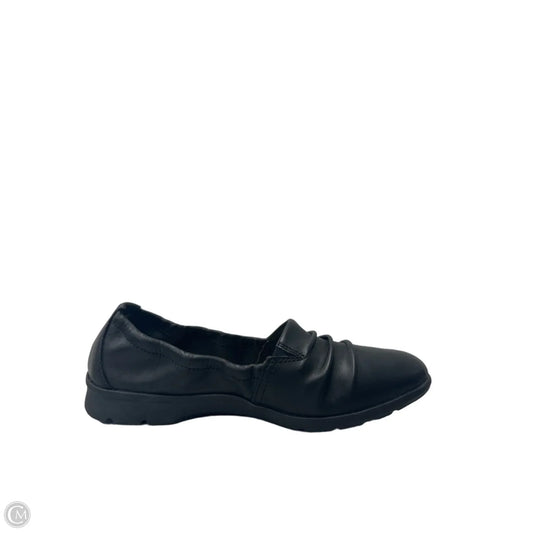 Shoes Flats By Clarks In Black, Size: 5.5