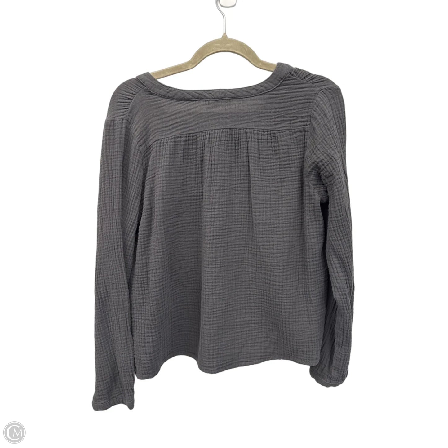 Top Long Sleeve By Grade & Gather In Grey, Size: M