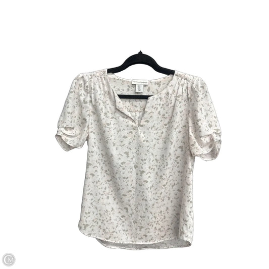Top Short Sleeve By Cupcakes And Cashmere In Pink, Size: Xs
