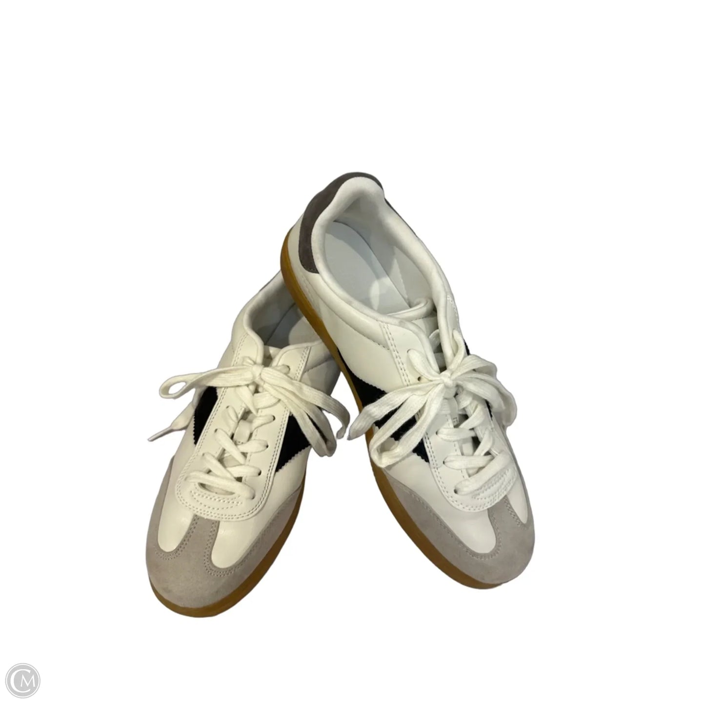 Shoes Sneakers By Universal Thread In Black & White, Size: 9.5