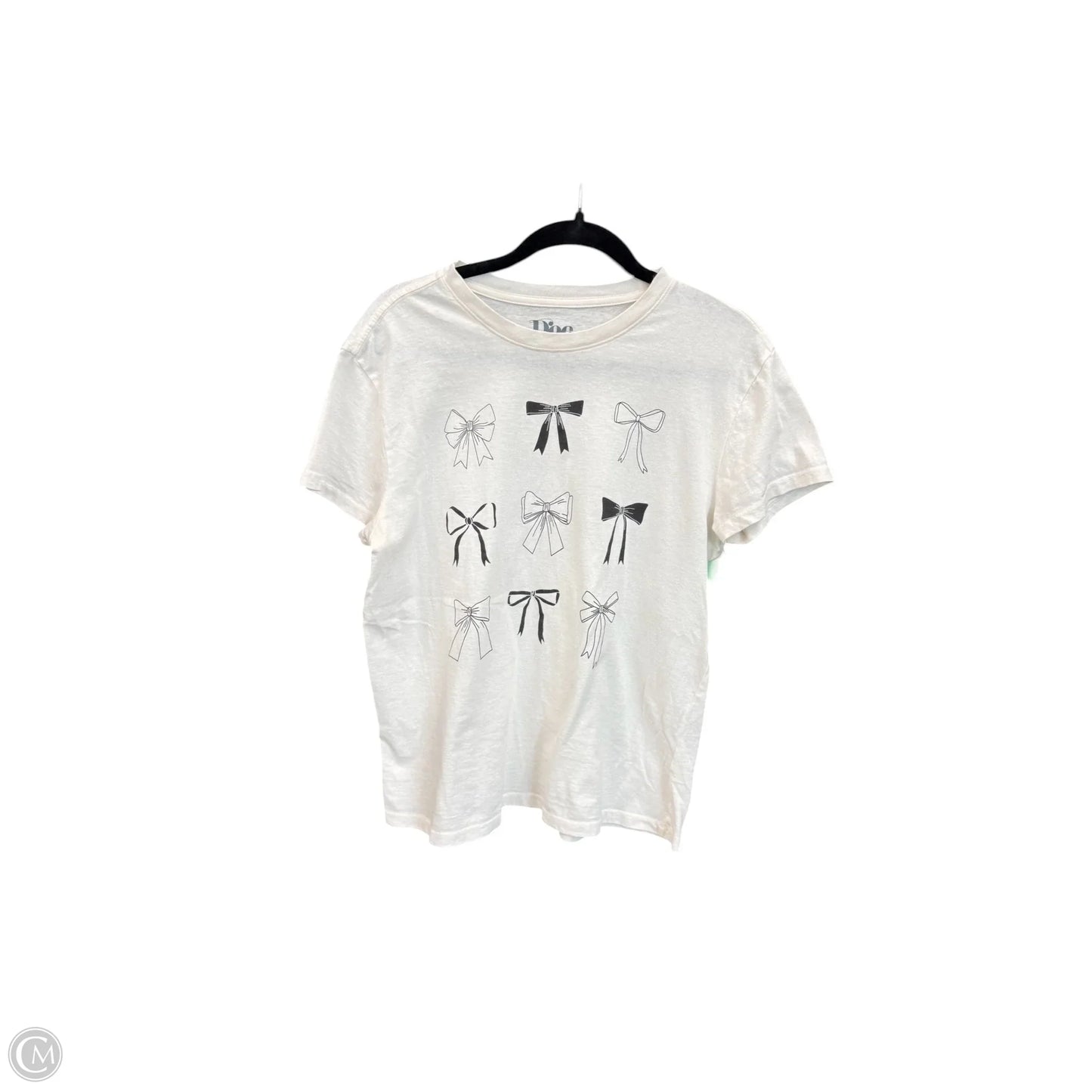 Top Short Sleeve By Clothes Mentor In Cream, Size: M