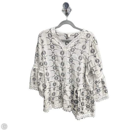 Top Long Sleeve By Cato In White, Size: L