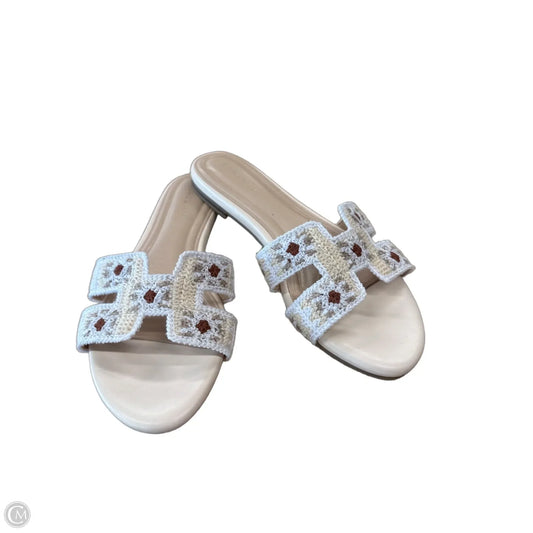 Shoes Flats By Crown And Ivy In Cream, Size: 7
