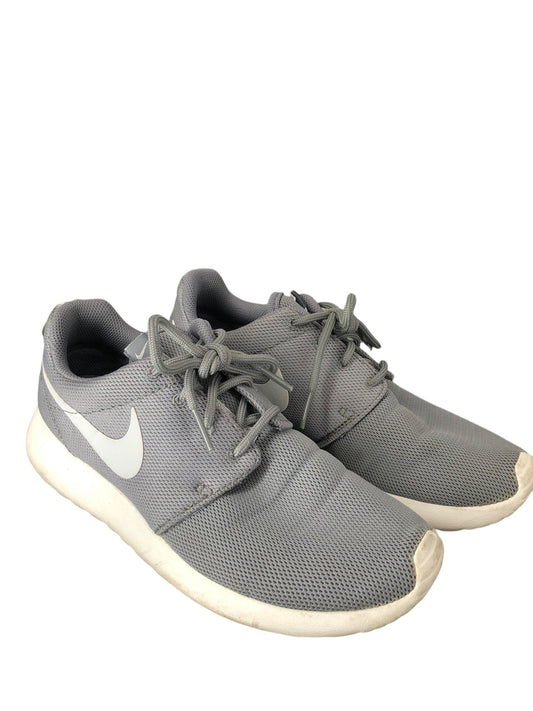 Shoes Athletic By Nike In Grey, Size: 6.5