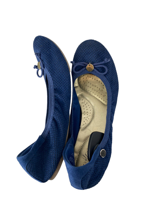 Navy Shoes Flats Dexflex, Size 7.5