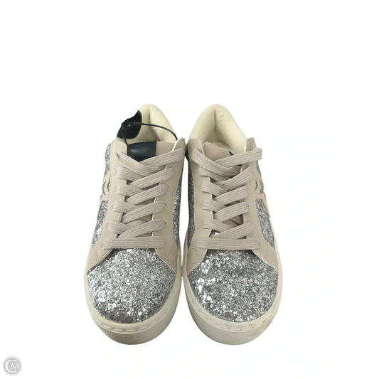 Shoes Sneakers By No Boundaries In Silver, Size: 8