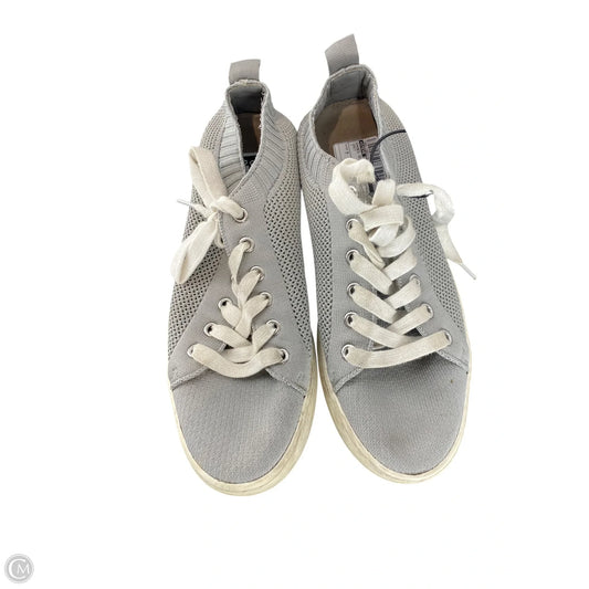 Shoes Sneakers By Steve Madden In Grey, Size: 7
