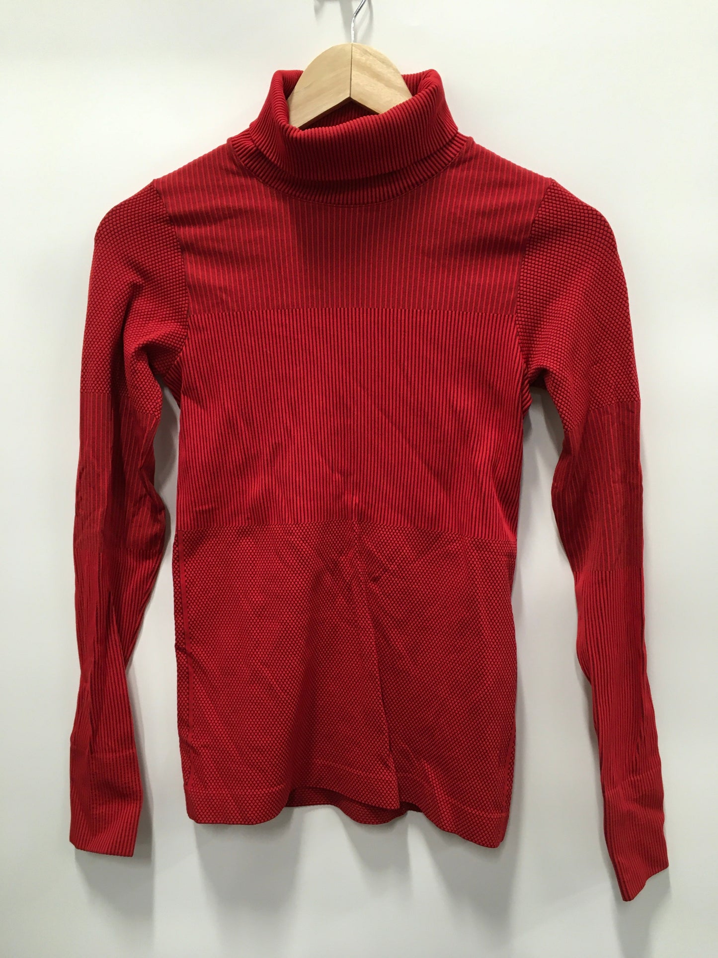 Athletic Top Long Sleeve Collar By Athleta  Size: Xs