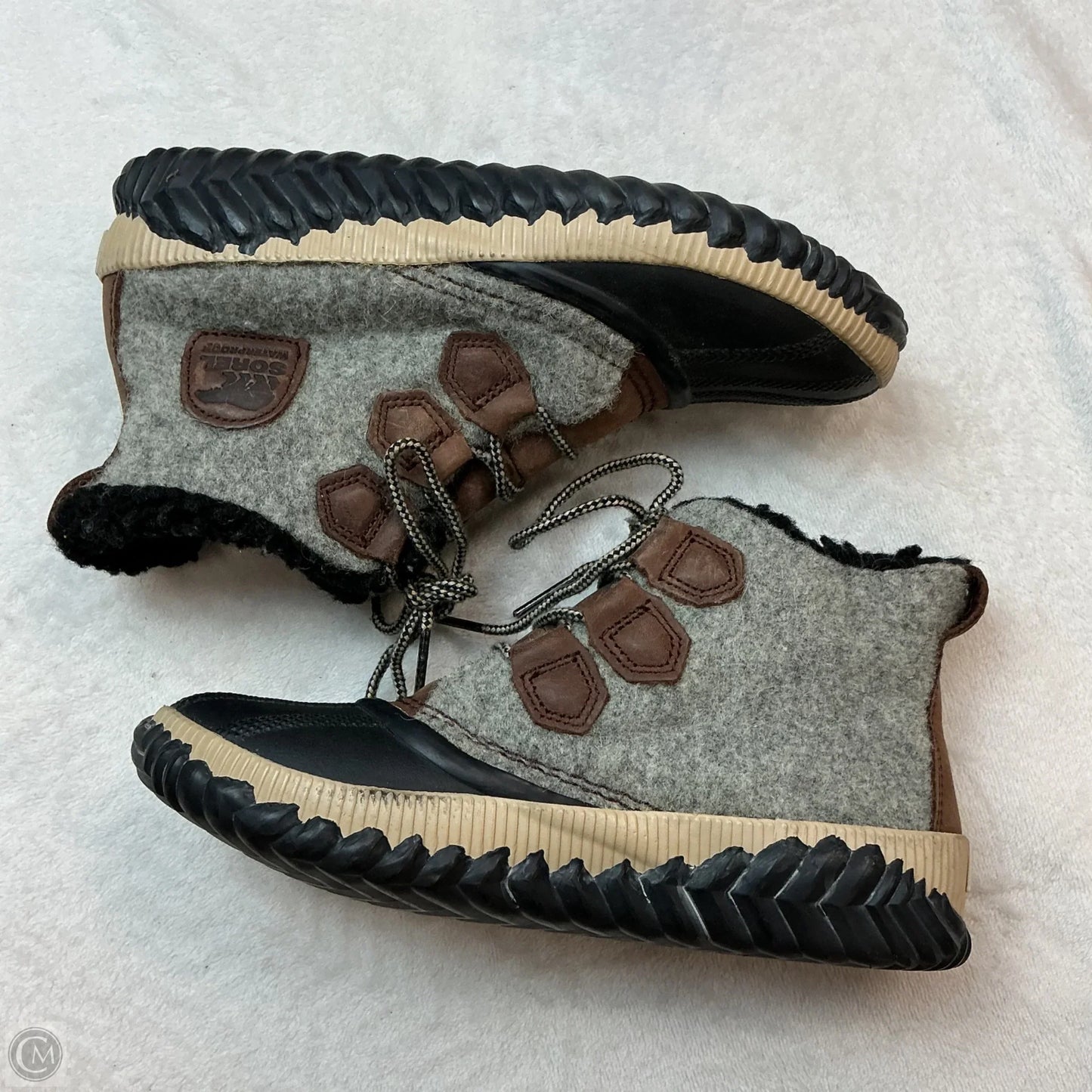 Boots Ankle Flats By Sorel In Grey & Tan, Size: 7.5