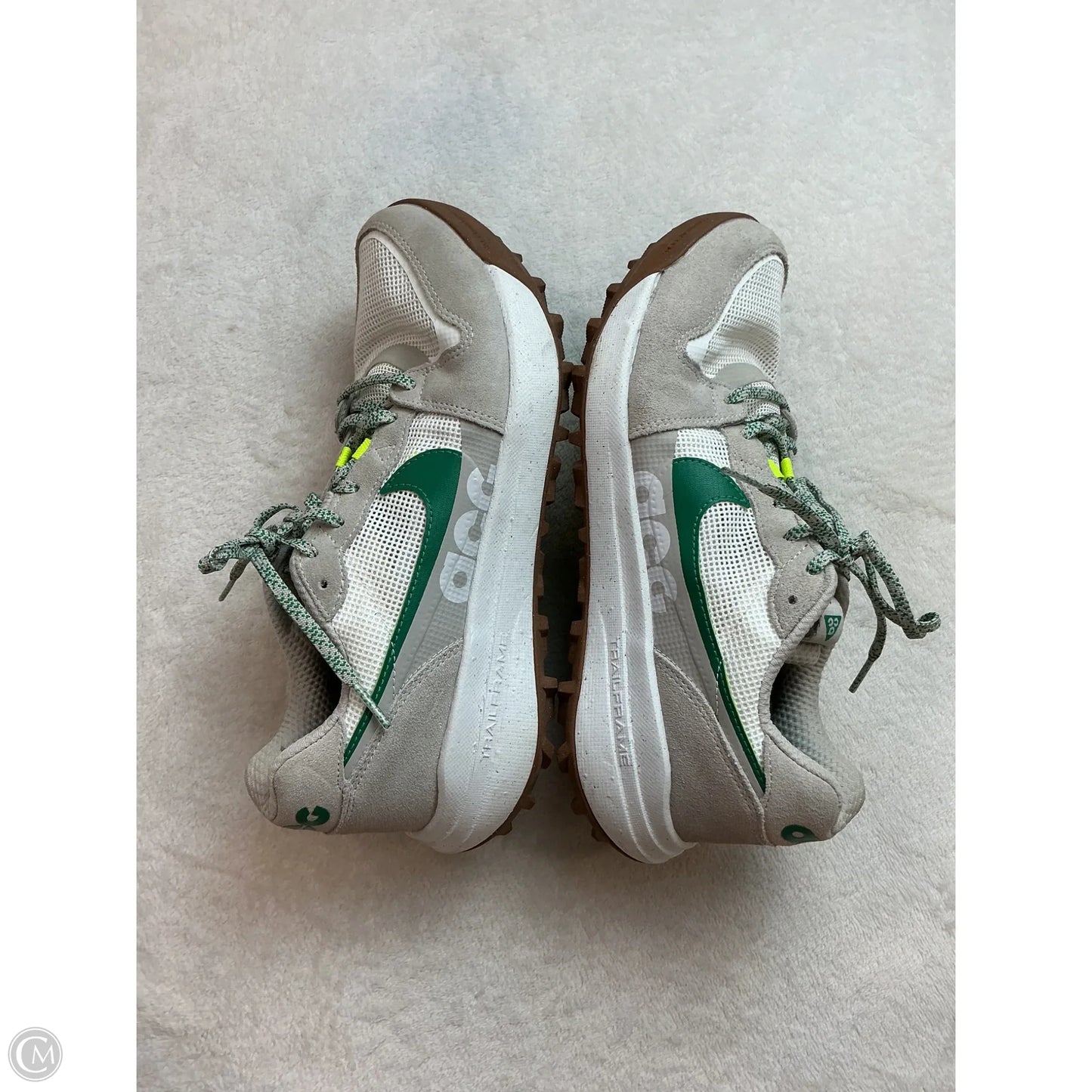 Shoes Athletic By Nike In Grey & White, Size: 7