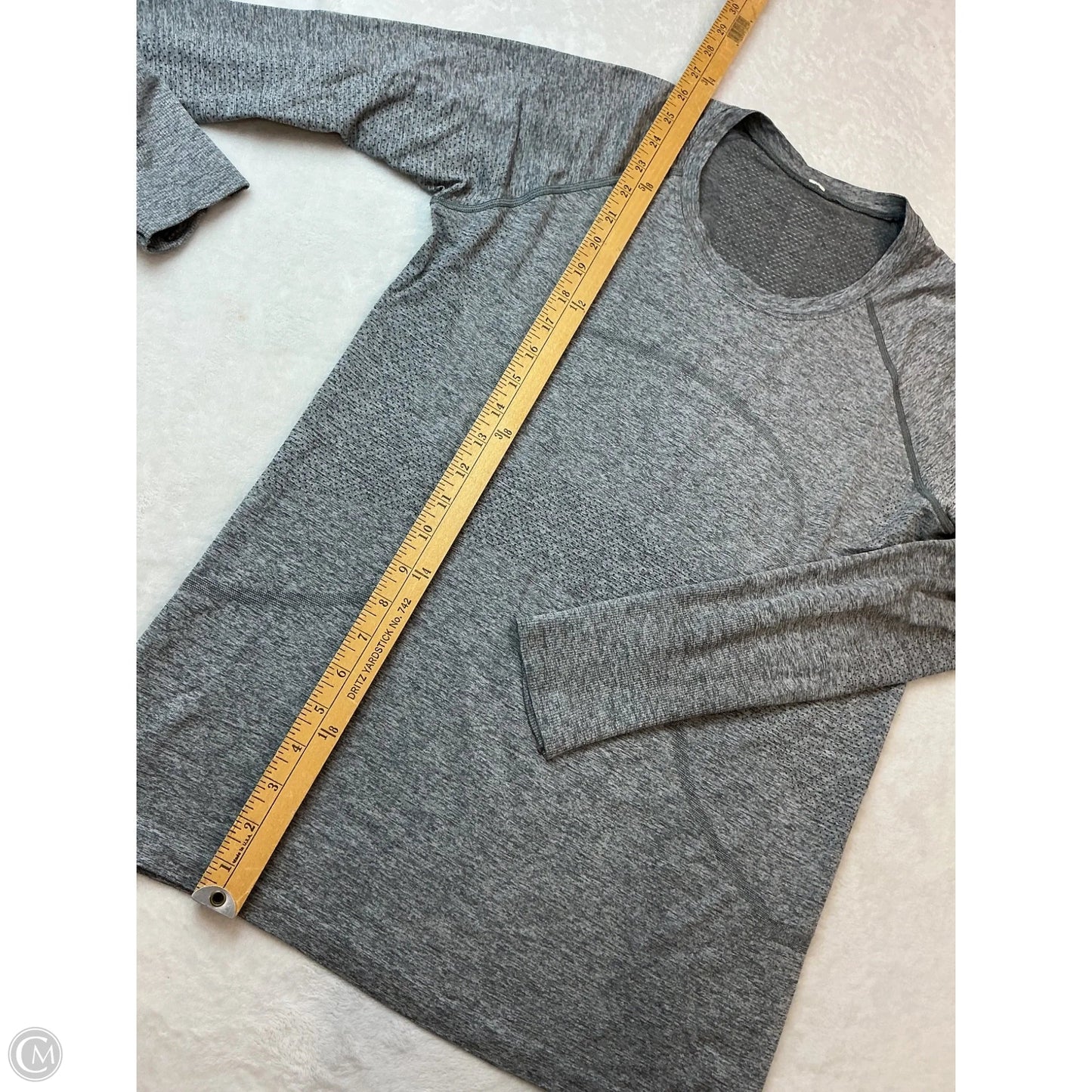 Athletic Top Long Sleeve Crewneck By Lululemon In Grey, Size: 12