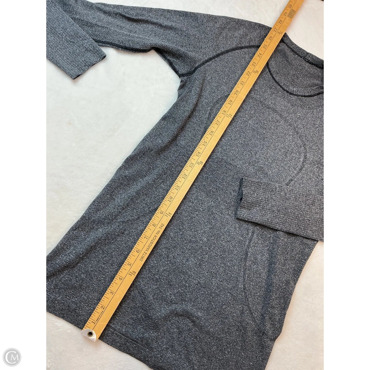Athletic Top Long Sleeve Crewneck By Lululemon In Grey, Size: L