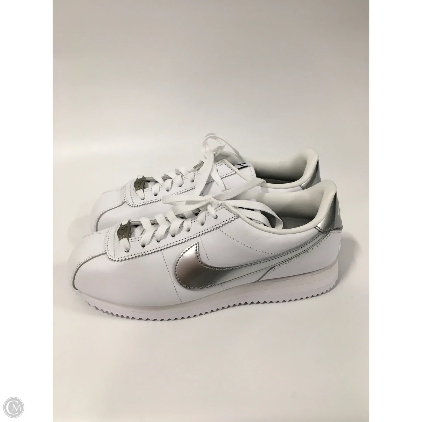 Shoes Sneakers By Nike In White, Size: 9