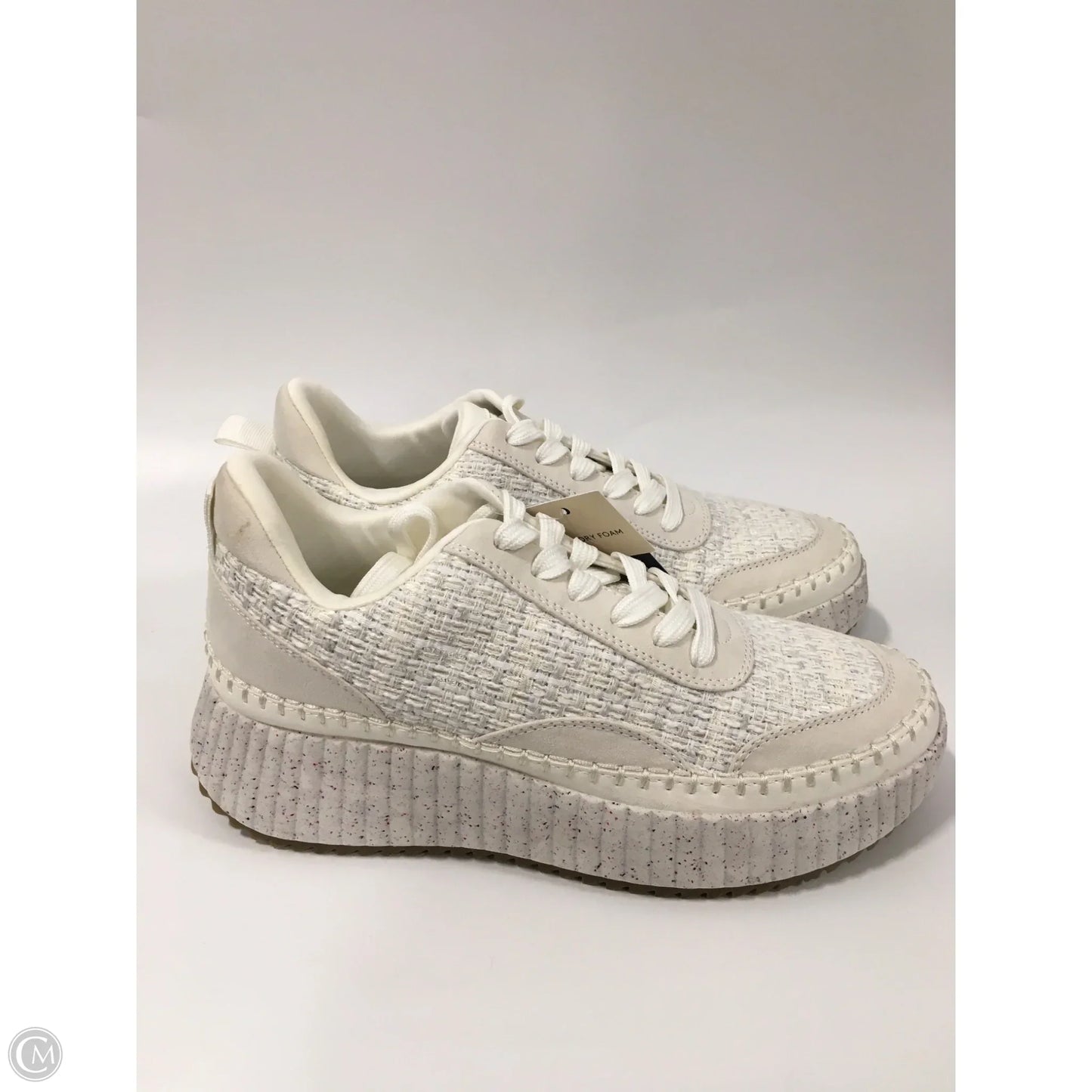 Shoes Sneakers By Universal Thread In White, Size: 8.5