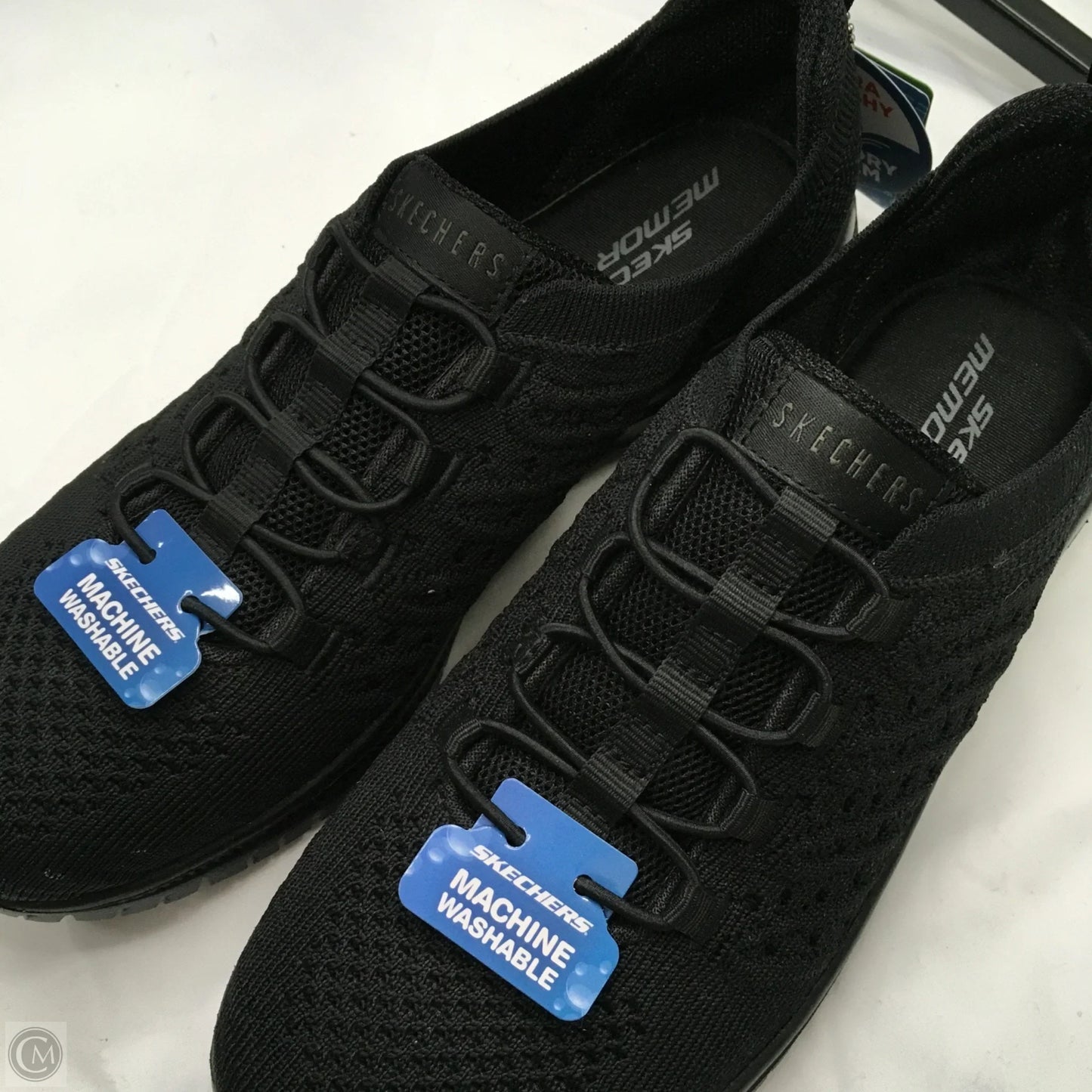 Shoes Sneakers By Skechers In Black, Size: 7