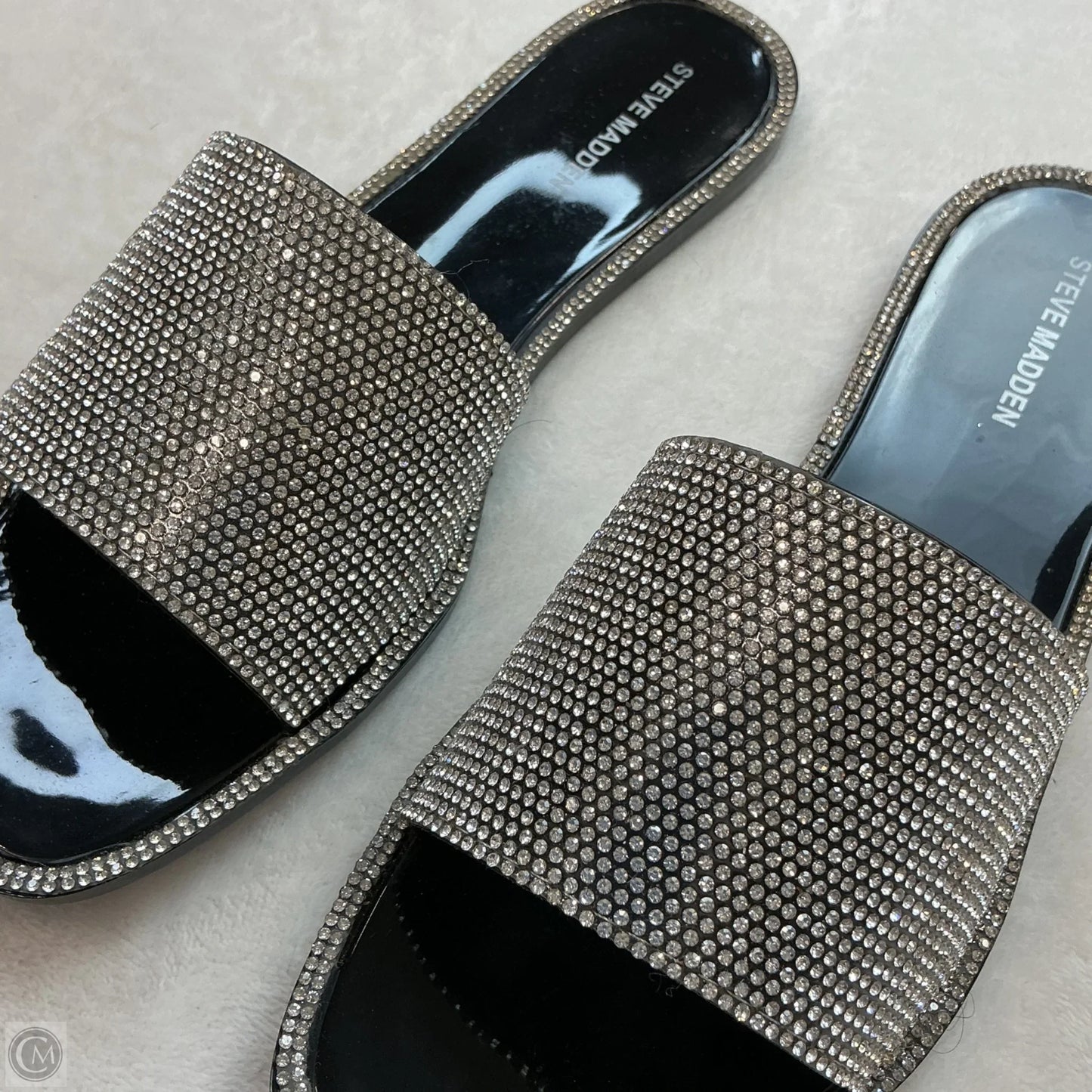 Sandals Flats By Steve Madden In Black & Silver, Size: 10