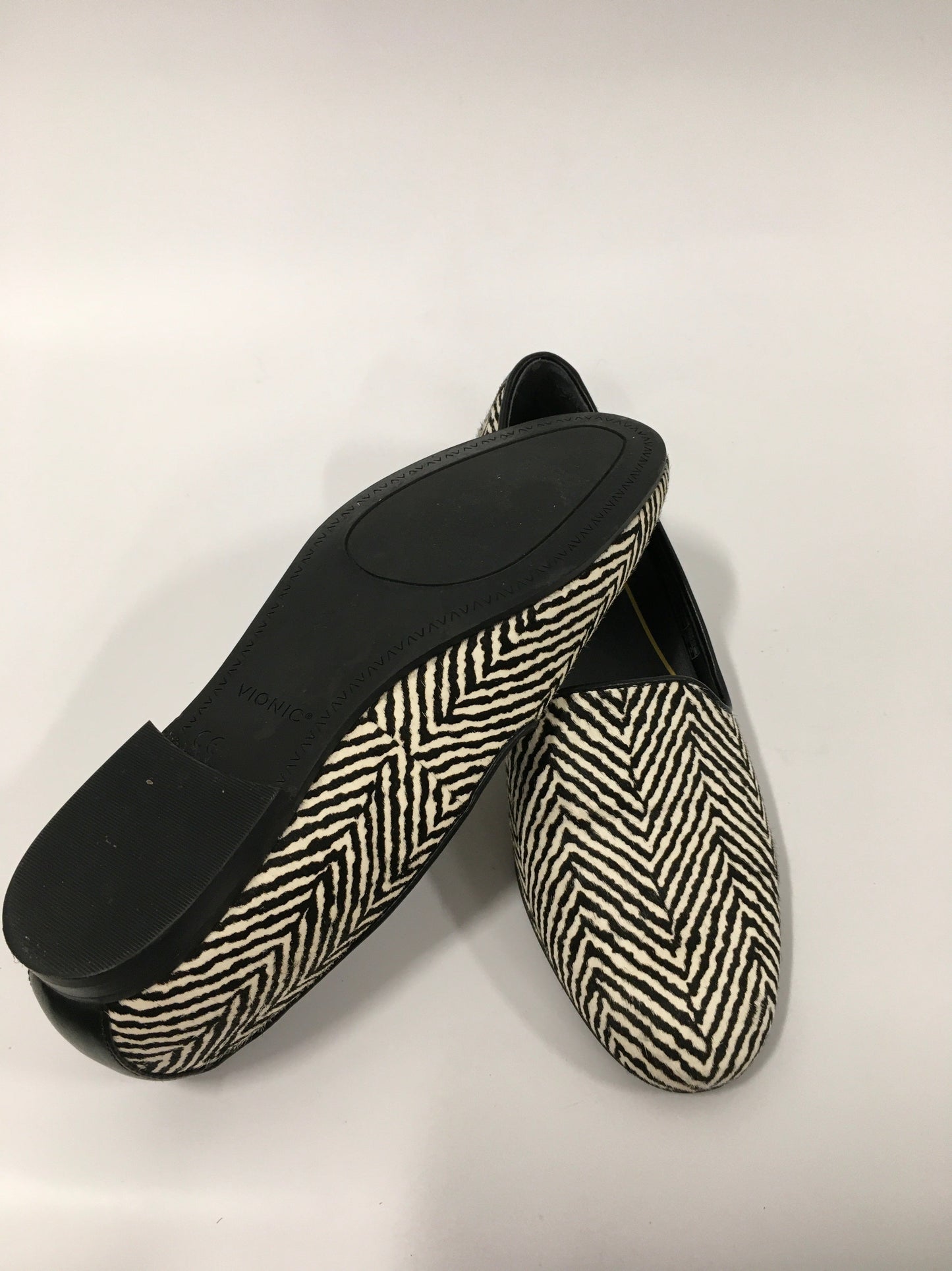 Zebra Print Shoes Flats Vionic, Size 7