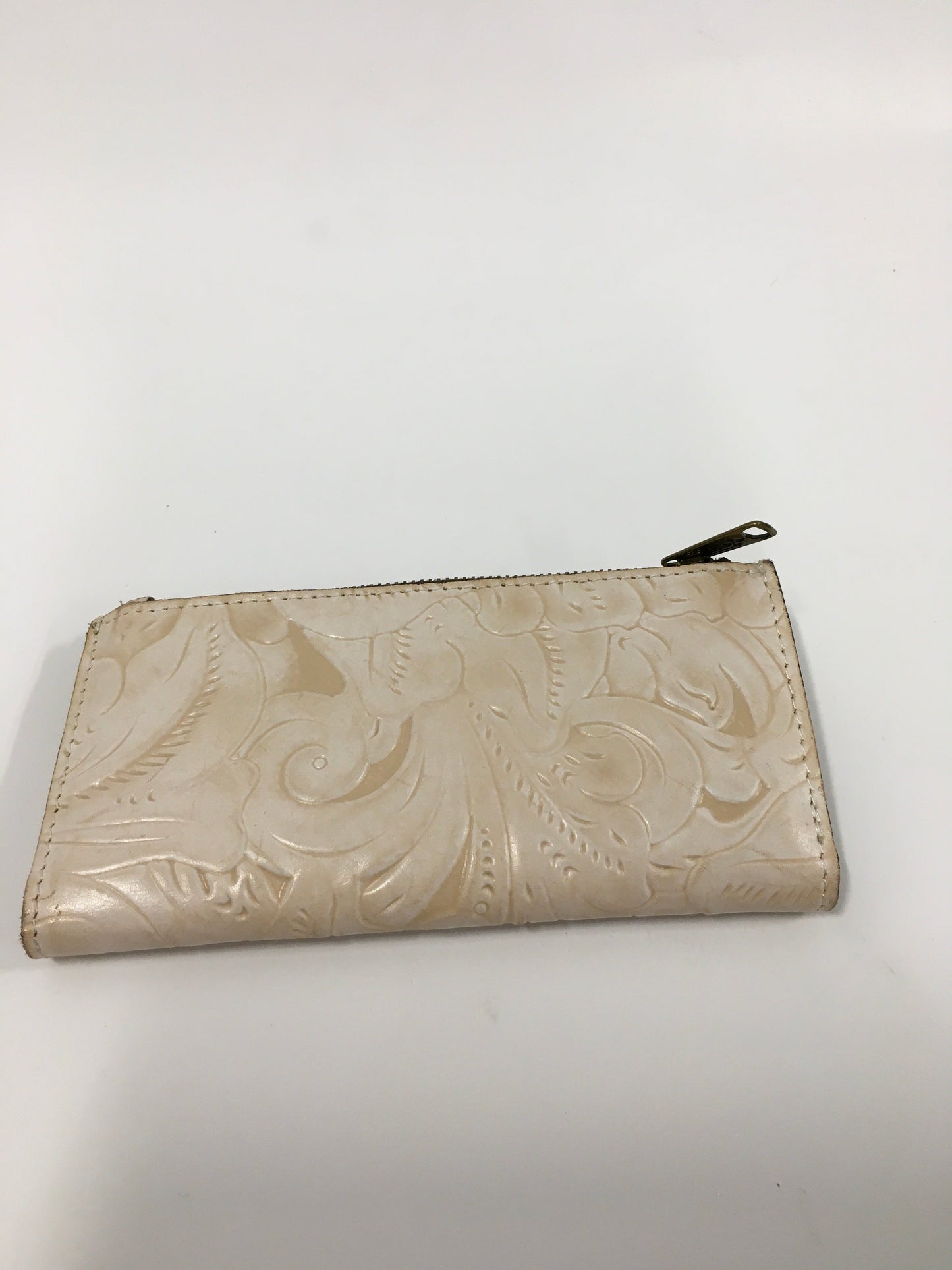 Wallet Designer Patricia Nash, Size Medium