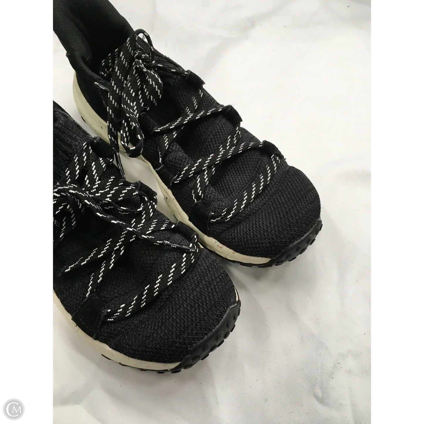 Shoes Athletic By Clothes Mentor In Black, Size: 7