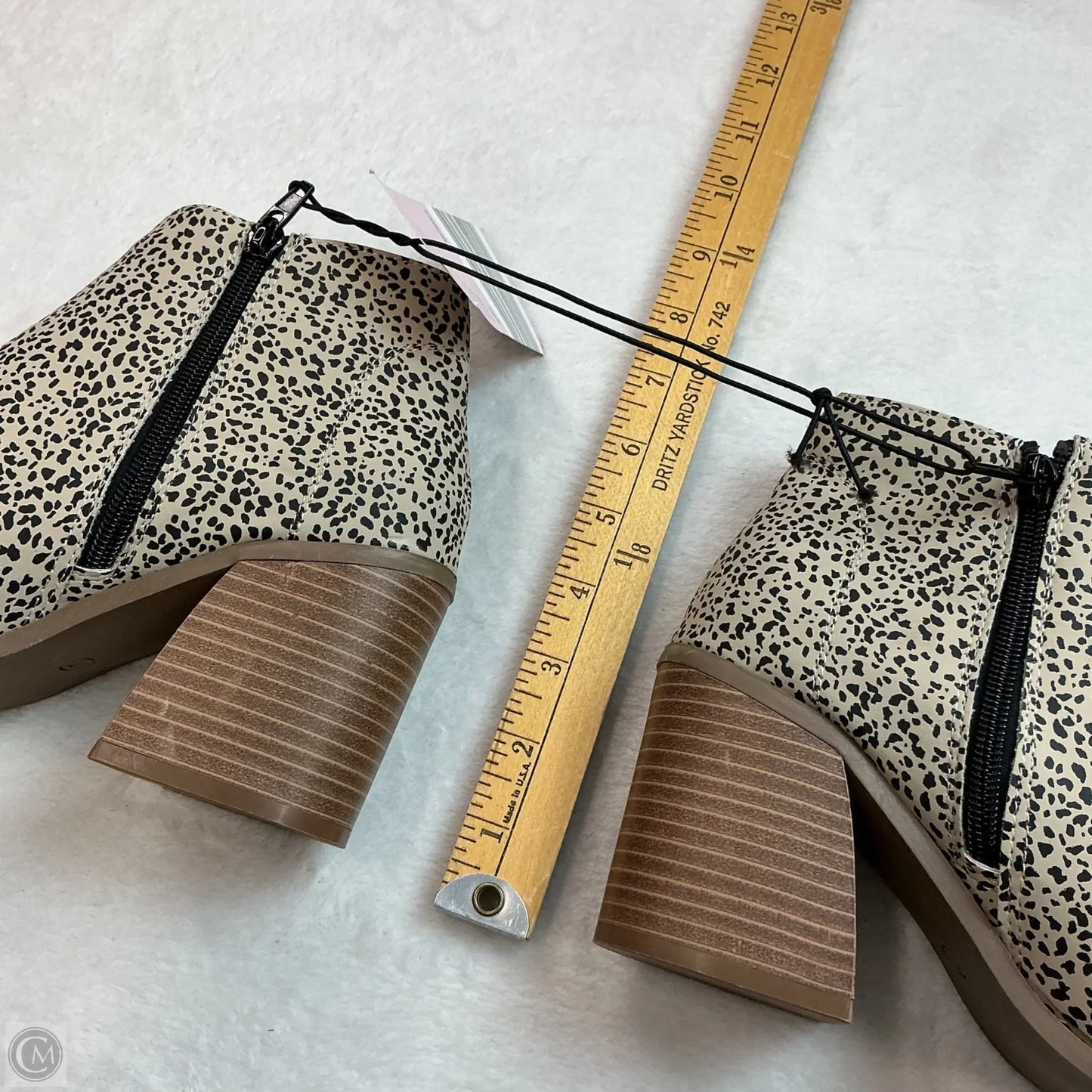 Boots Ankle Heels By Serra In Animal Print, Size: 7