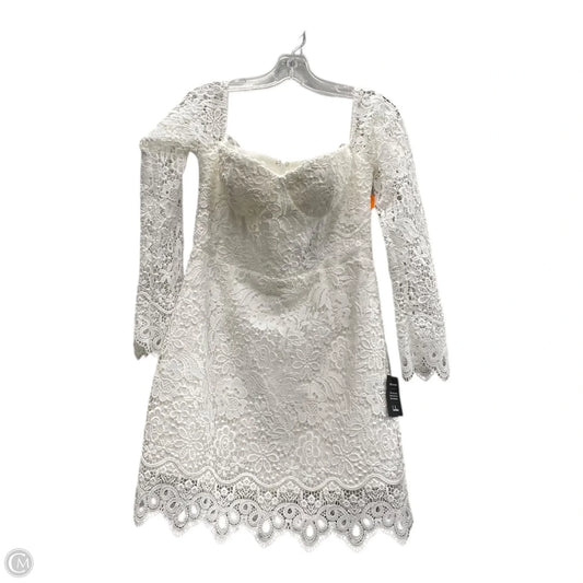 Dress Casual Short By Lulus In White, Size: L