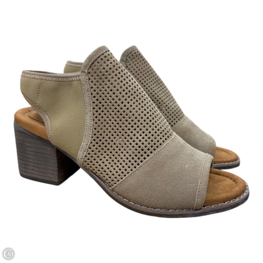 Sandals Heels Block By Bearpaw In Tan, Size: 9.5