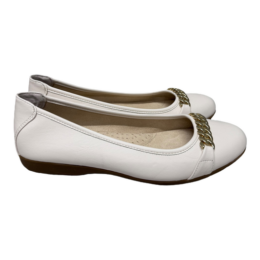 Shoes Flats By White Mountain  Size: 8