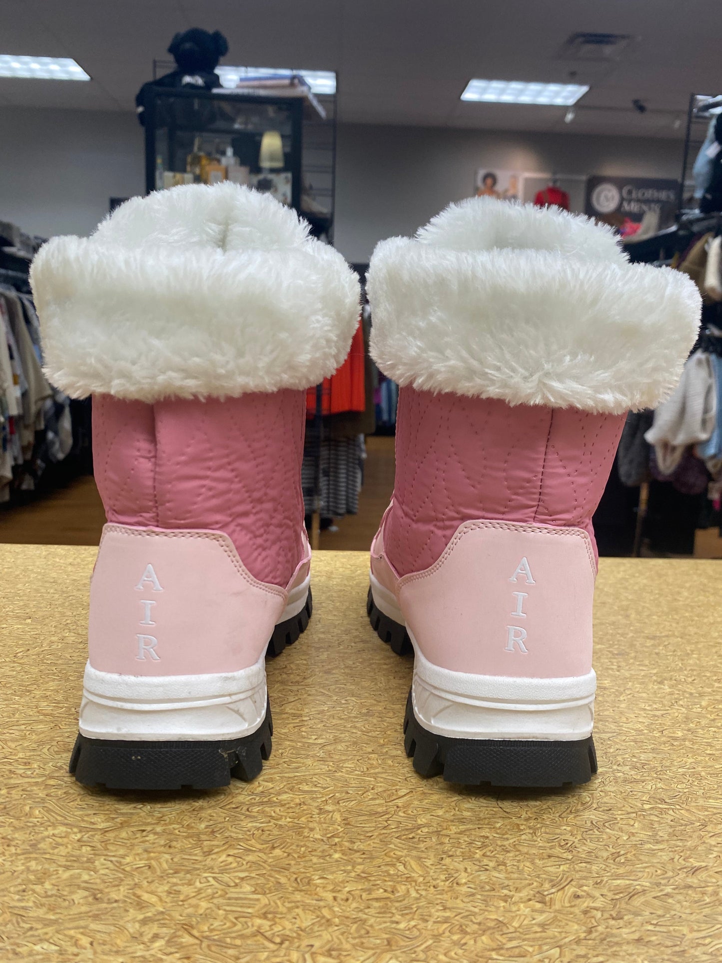 Boots Snow By Clothes Mentor In Pink, Size: 7.5