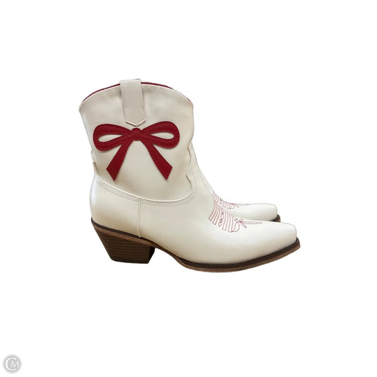 Boots Ankle Heels By Clothes Mentor In White, Size: 6.5
