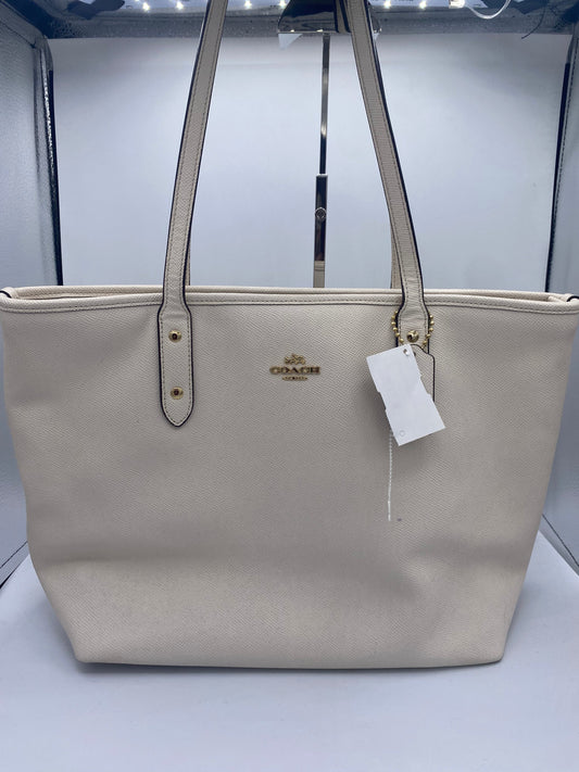 Handbag By Coach, Size: Medium