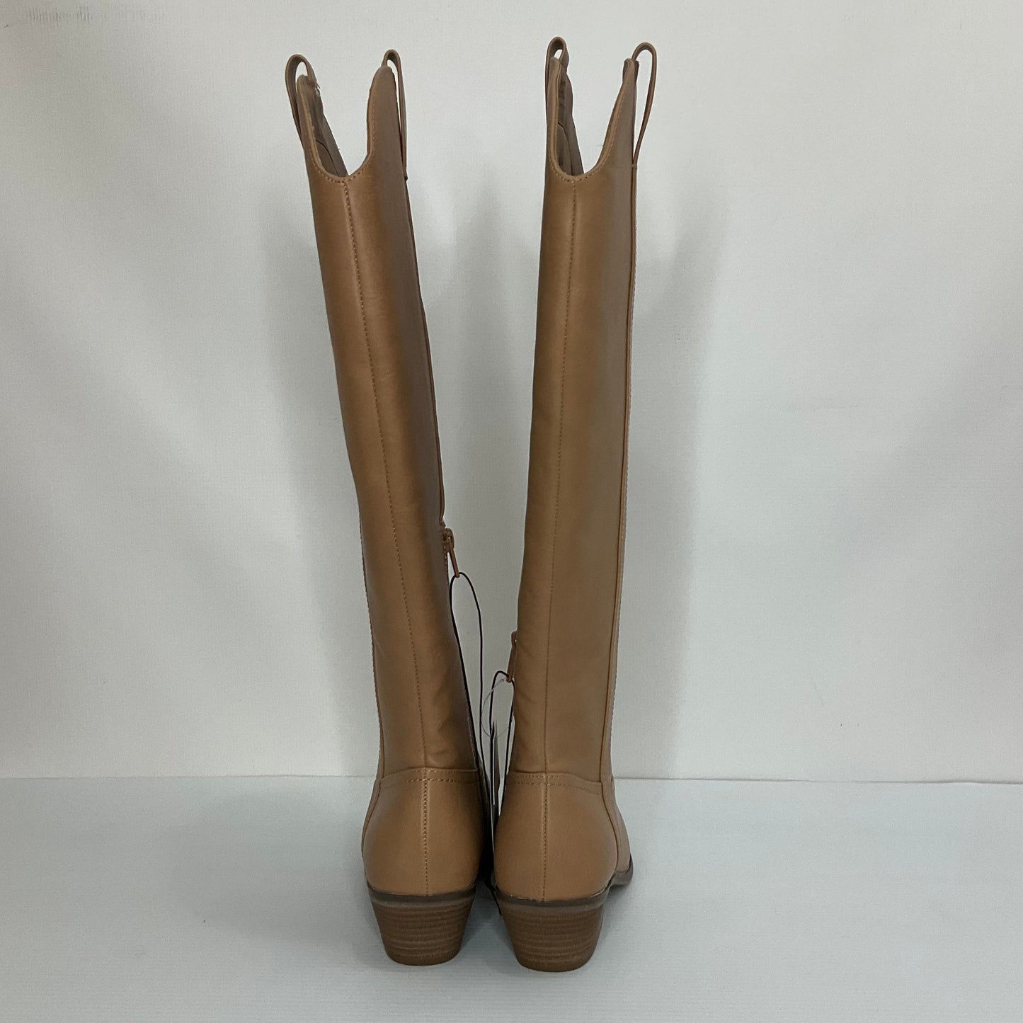 Tan Boots Western Universal Thread, Size 8.5
