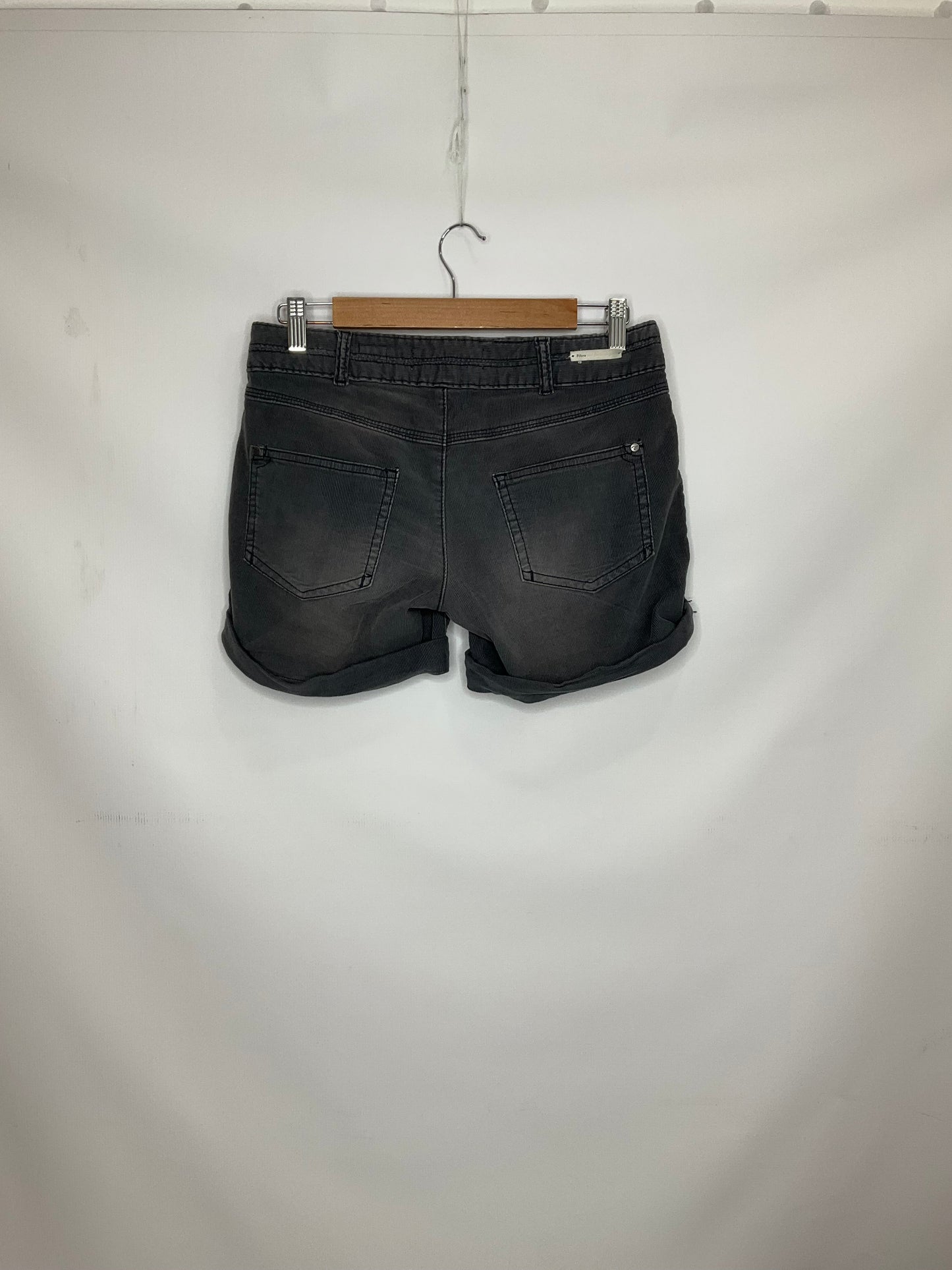 Grey Shorts Pilcro, Size 2