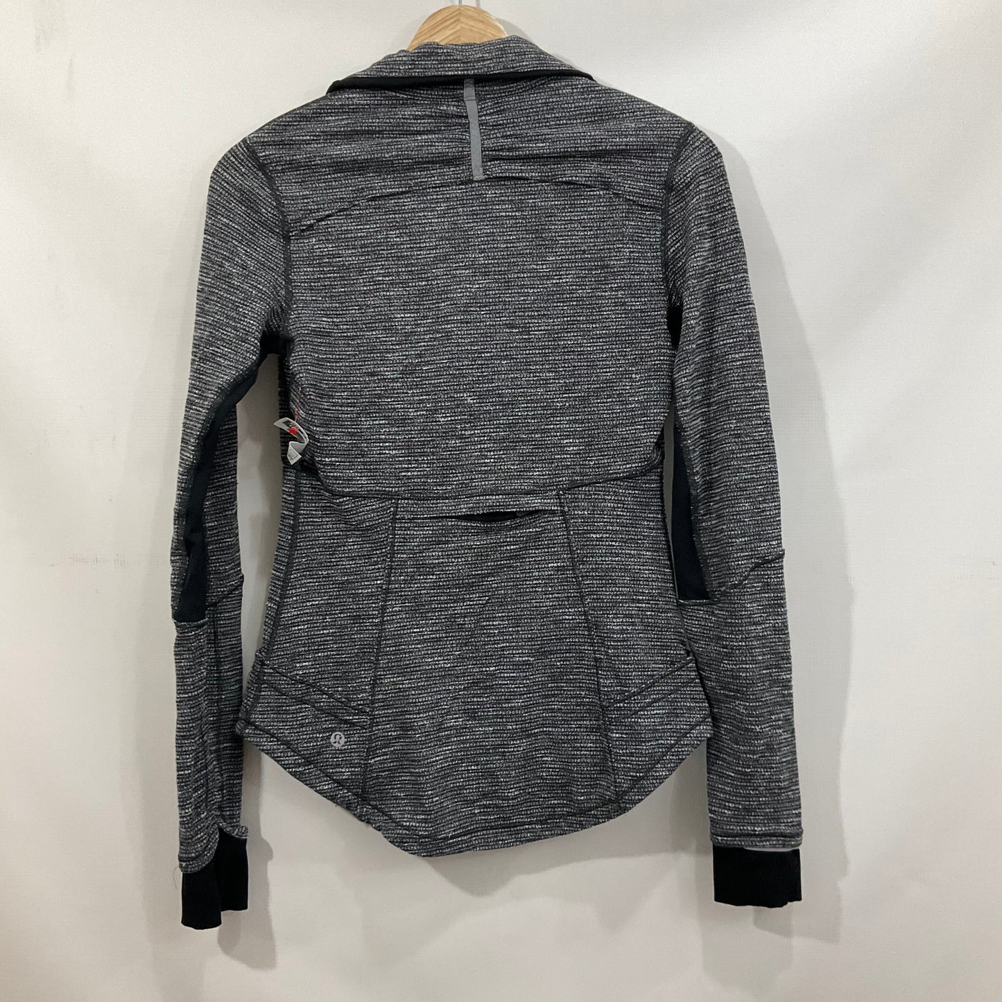 Athletic Top Long Sleeve Collar By Lululemon In Grey, Size: 6