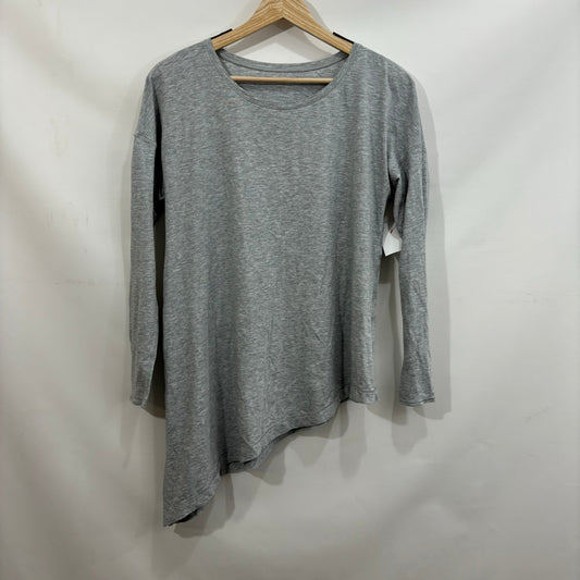 Athletic Top Long Sleeve Crewneck By Lululemon In Grey, Size: 4