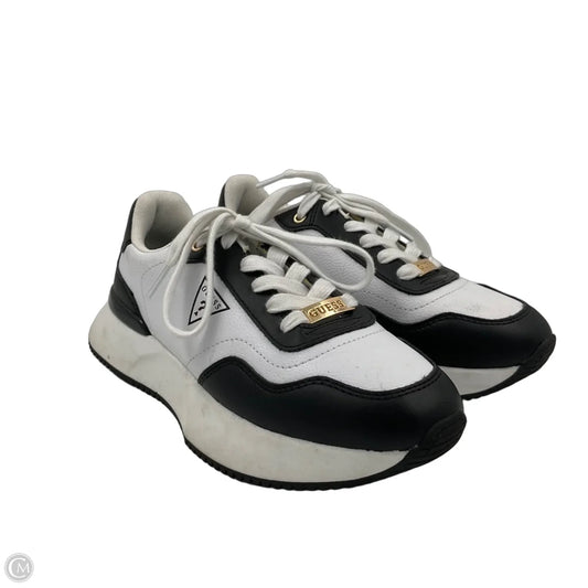Shoes Sneakers By Guess In Black & White, Size: 7.5
