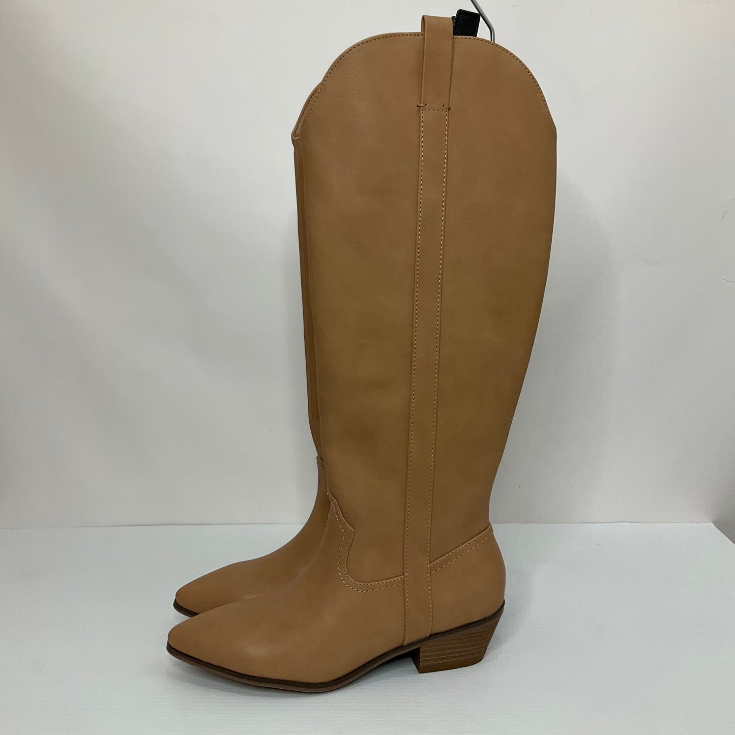 Tan Boots Knee Heels Universal Thread, Size 8.5