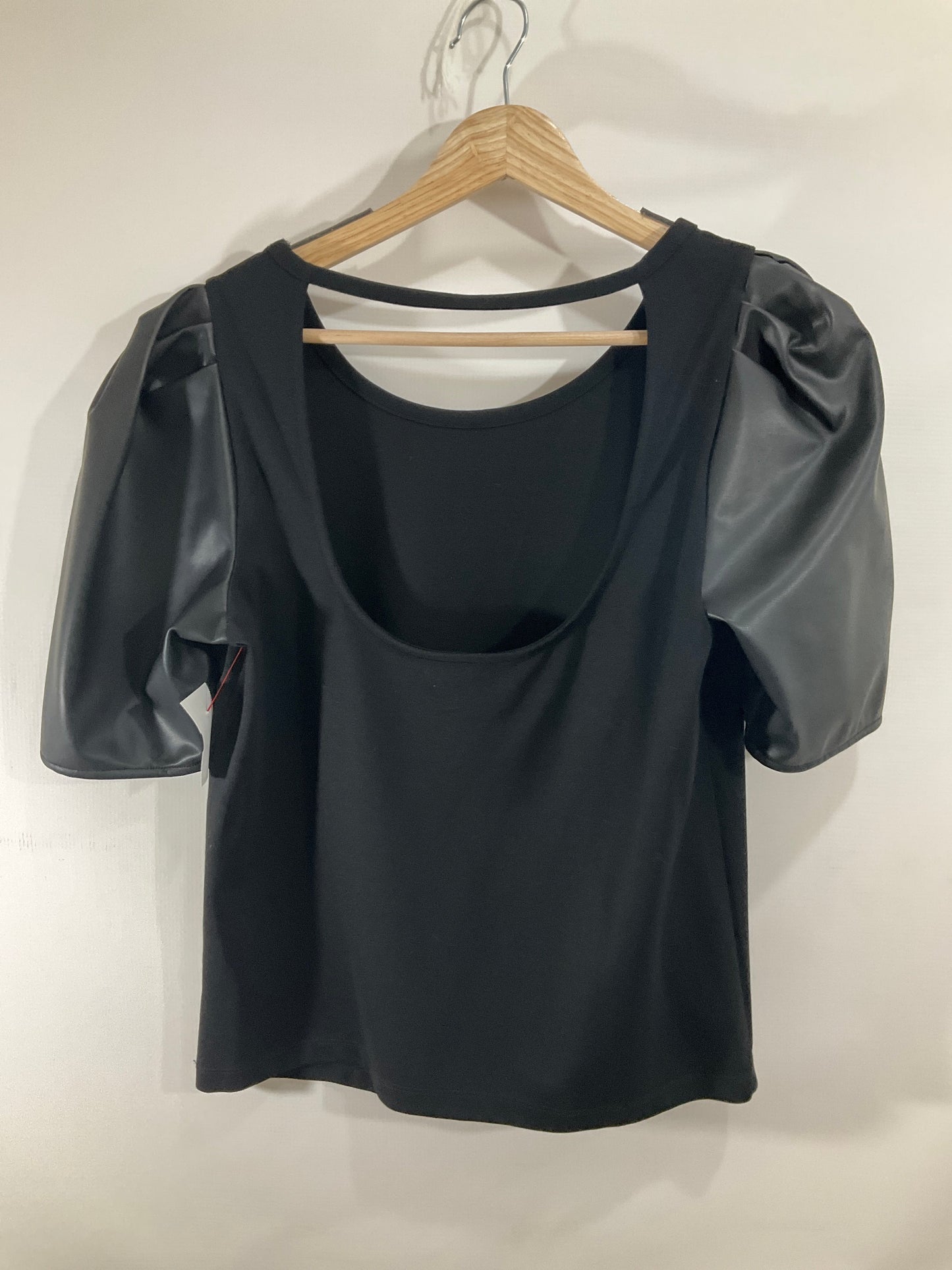 Top Short Sleeve By Anthropologie In Black, Size: S